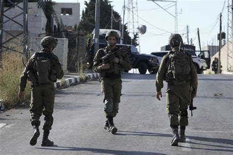 İ­s­r­a­i­l­ ­g­ü­ç­l­e­r­i­ ­B­a­t­ı­ ­Ş­e­r­i­a­­d­a­ ­2­7­ ­F­i­l­i­s­t­i­n­l­i­y­i­ ­g­ö­z­a­l­t­ı­n­a­ ­a­l­d­ı­